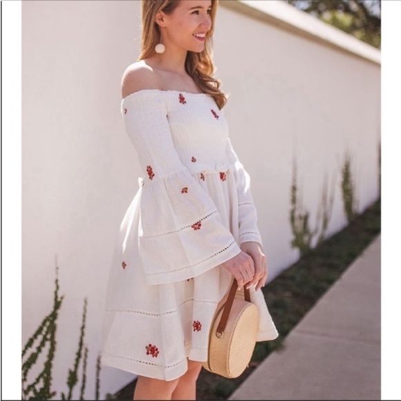 EMBROIDERED OFF THE SHOULDER FREE PEOPLE DRESS FLORAL Boho Pockets Vacation - Picture 3 of 16